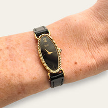Load image into Gallery viewer, Vintage 1980s Ladies' Gold-Plated Seiko Quartz Watch - Oval Dial
