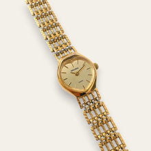 Load image into Gallery viewer, Vintage Ladies' Heart Shaped Sekonda Quartz Watch with Bar Gate Link Bracelet
