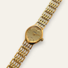 Load image into Gallery viewer, Vintage Ladies' Heart Shaped Sekonda Quartz Watch with Bar Gate Link Bracelet
