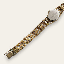Load image into Gallery viewer, Vintage 1974 Ladies Seiko Mechanical Watch, Faceted Crystal
