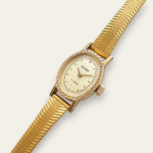 Load image into Gallery viewer, Vintage Sekonda Cocktail Watch | Soviet 17-Jewel Mechanical Gold Oval
