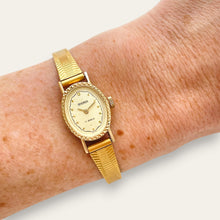 Load image into Gallery viewer, Vintage Sekonda Cocktail Watch | Soviet 17-Jewel Mechanical Gold Oval
