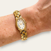 Load image into Gallery viewer, Vintage Ladies' Gold-Plated Seiko Quartz Watch - Oval Dial
