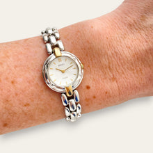 Load image into Gallery viewer, Seiko Tissé Two-Tone Ladies' Watch - Vintage 1990s Silver &amp; Gold Bracelet, Quartz

