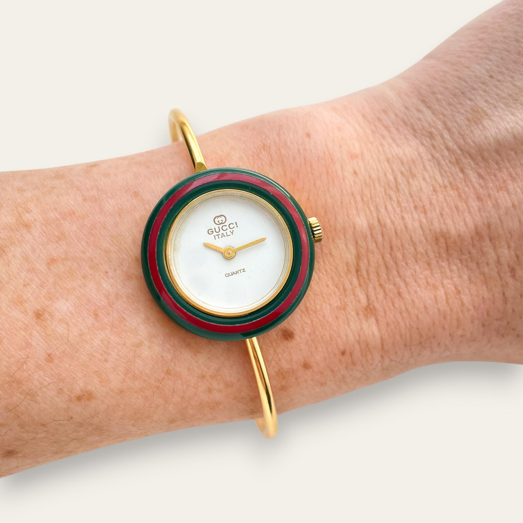 Gucci Italian luxury bezel Watch bracelet ? display picture 3