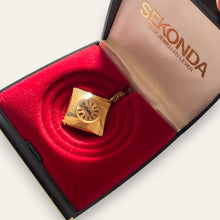 Load image into Gallery viewer, Vintage Sekonda Pendant Watch | 1970s Soviet Mechanical Necklace Boxed
