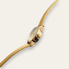 Load image into Gallery viewer, Vintage Sekonda Cocktail Watch | Soviet 17-Jewel Mechanical Gold Oval
