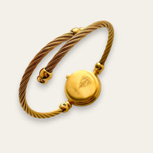Load image into Gallery viewer, Rare Vintage Gucci 2700L Ladies' Watch | Tiger Eye Dial, Gold Bangle, Quartz
