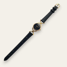 Load image into Gallery viewer, 1990s Vintage Gucci 6000L Quartz Watch - Black Dial
