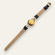 Load image into Gallery viewer, 1990s Vintage Gucci 6000L Quartz Watch - Black Dial
