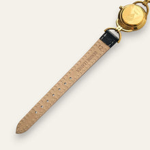 Load image into Gallery viewer, 1990s Vintage Gucci 6000L Quartz Watch - Black Dial
