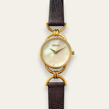 Load image into Gallery viewer, 1990s Vintage Gucci 6000.2.L Quartz Watch - Mother of Pearl Dial
