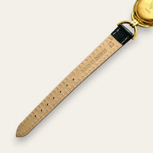 Load image into Gallery viewer, 1990s Vintage Gucci 6000L Quartz Watch - Black Dial
