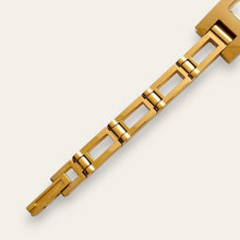 Load image into Gallery viewer, Vintage Gucci 3900L Ladies Quartz Watch Gold Guilloche Dial Box and Papers
