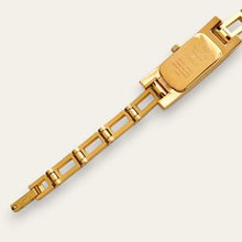 Load image into Gallery viewer, Vintage Gucci 3900L Ladies Quartz Watch Gold Guilloche Dial Box and Papers
