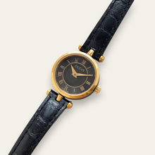 Load image into Gallery viewer, Vintage Gucci Stack Gold-Plated Women's Quartz Watch Black Dial
