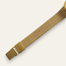 Load image into Gallery viewer, Vintage Seiko Quartz Gold-Plated Mesh Bracelet Dress Watch 2C20-0150
