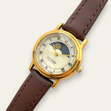 Load image into Gallery viewer, Vintage Citron Sun &amp; Moon Ladies' Gold-Tone Watch | Mother of Pearl, Quartz
