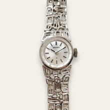 Load image into Gallery viewer, Vintage 1976 Ladies Seiko Mechanical Watch, Faceted Crystal
