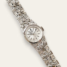 Load image into Gallery viewer, Vintage 1976 Ladies Seiko Mechanical Watch, Faceted Crystal
