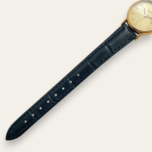 Load image into Gallery viewer, Vintage Longines La Grande Classique L4.136.2 Ladies Quartz Watch

