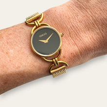 Load image into Gallery viewer, Vintage Gucci 6000.2.L Ladies Quartz Watch Black Dial Gold Tone Mesh
