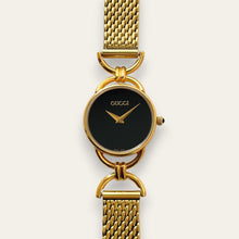 Load image into Gallery viewer, Vintage Gucci 6000.2.L Ladies Quartz Watch Black Dial Gold Tone Mesh
