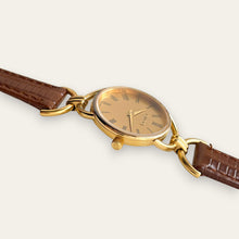 Load image into Gallery viewer, 1990s Vintage Gucci 6000L Quartz Watch - Gold Dial, Brown Strap
