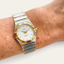 Load image into Gallery viewer, Vintage Omega Constellation Mini Quartz Mother of Pearl Ladies Watch

