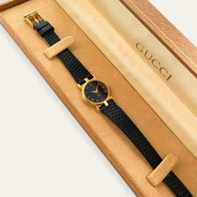 Load image into Gallery viewer, Vintage Gucci 3400FL Ladies Gold-Plated Quartz Watch Black Roman Dial
