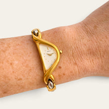 Load image into Gallery viewer, Vintage Seiko Two-Tone Half-Moon Quartz Ladies Watch Rotating Clasp
