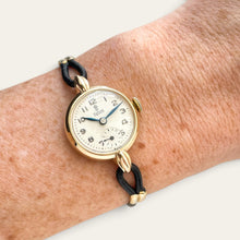 Load image into Gallery viewer, Vintage Tudor 9ct Yellow Gold Ladies Mechanical Watch with Cream Dial
