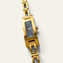 Load image into Gallery viewer, Vintage Gucci 3900L Ladies Quartz Watch Black Guilloche Dial
