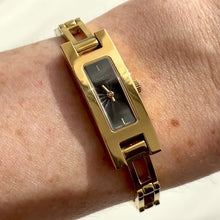 Load and play video in Gallery viewer, Vintage Gucci 3900L Ladies Quartz Watch Black Guilloche Dial Box and Papers
