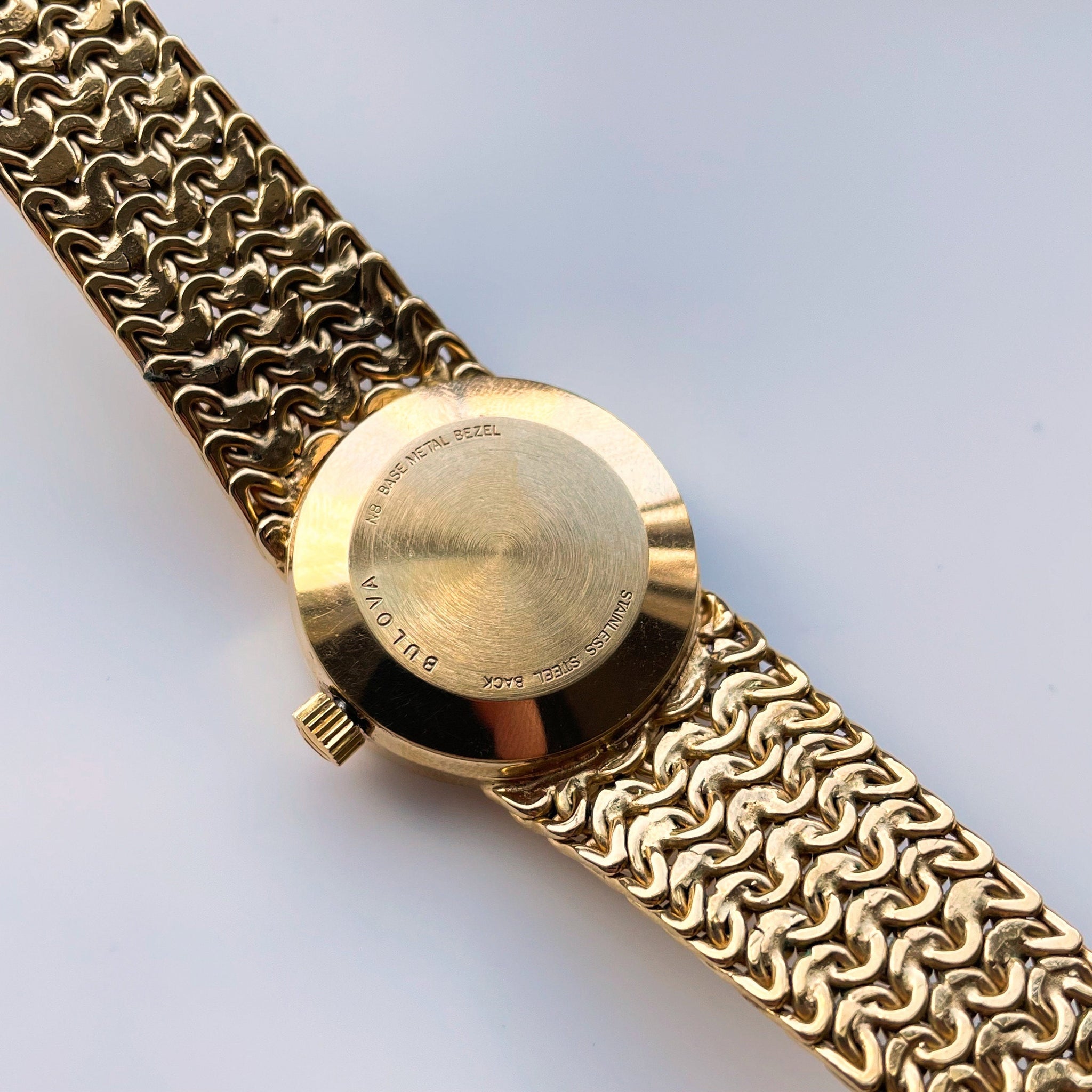 Bulova Accutron Ladies Watch Very Rare Vintage Spring Bracelet Gold Tone Quartz Vintage 1978 Gold-Plated Bulova Accutron Quartz Watch  main image 2