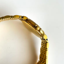Load image into Gallery viewer, Vintage Ladies&#39; 1990s Gold-Plated Universal Gen‚àö¬Æve Country-Club Quartz Watch

