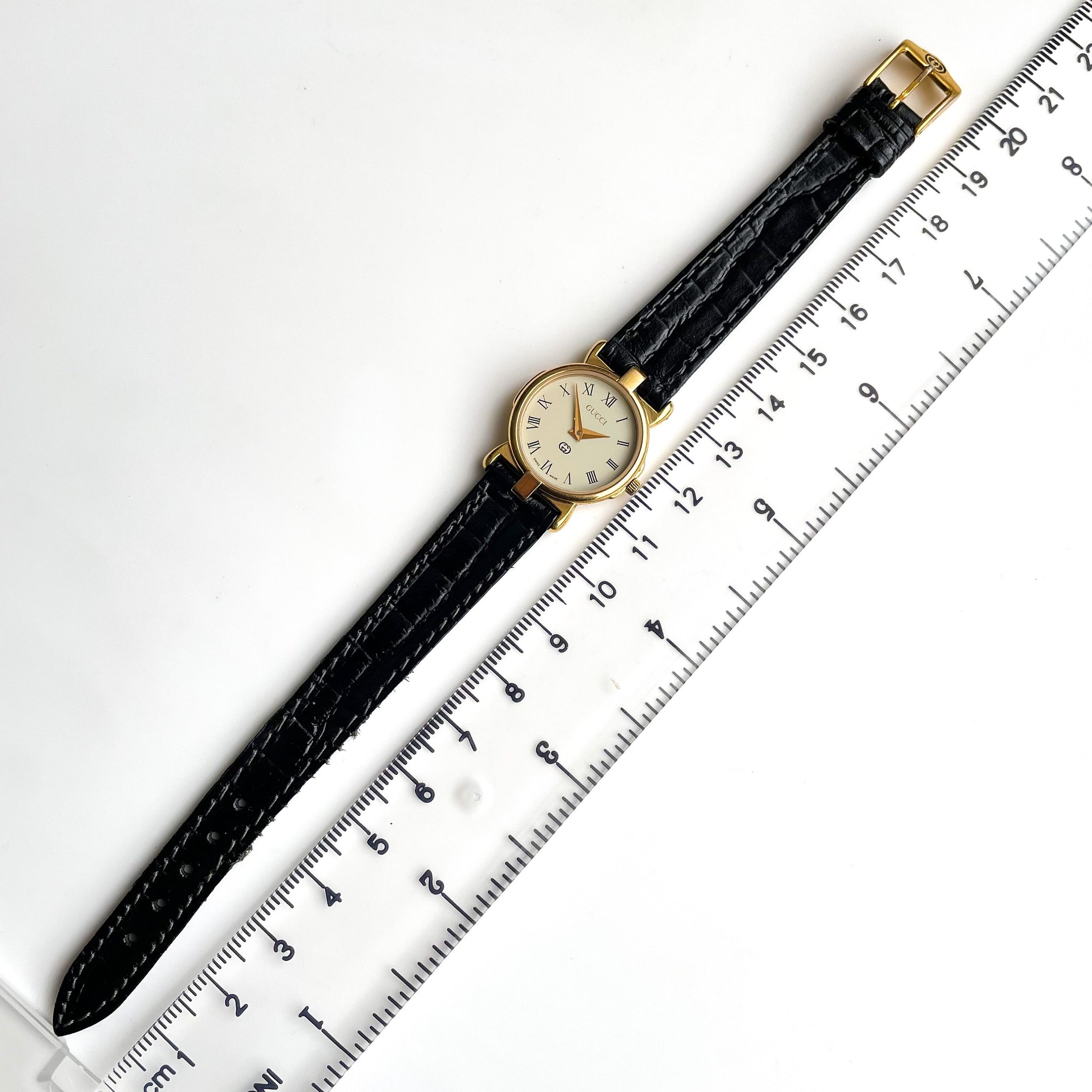90s Gold-Plated Gucci 3400L Watch with Black Leather Strap