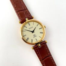 Load image into Gallery viewer, 80s Unisex Gucci Quartz Watch with Beige Dial and Brown Leather Strap
