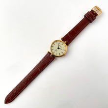 Load image into Gallery viewer, 80s Unisex Gucci Quartz Watch with Beige Dial and Brown Leather Strap
