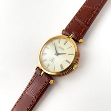 Load image into Gallery viewer, 80s Unisex Gucci Quartz Watch with Beige Dial and Brown Leather Strap
