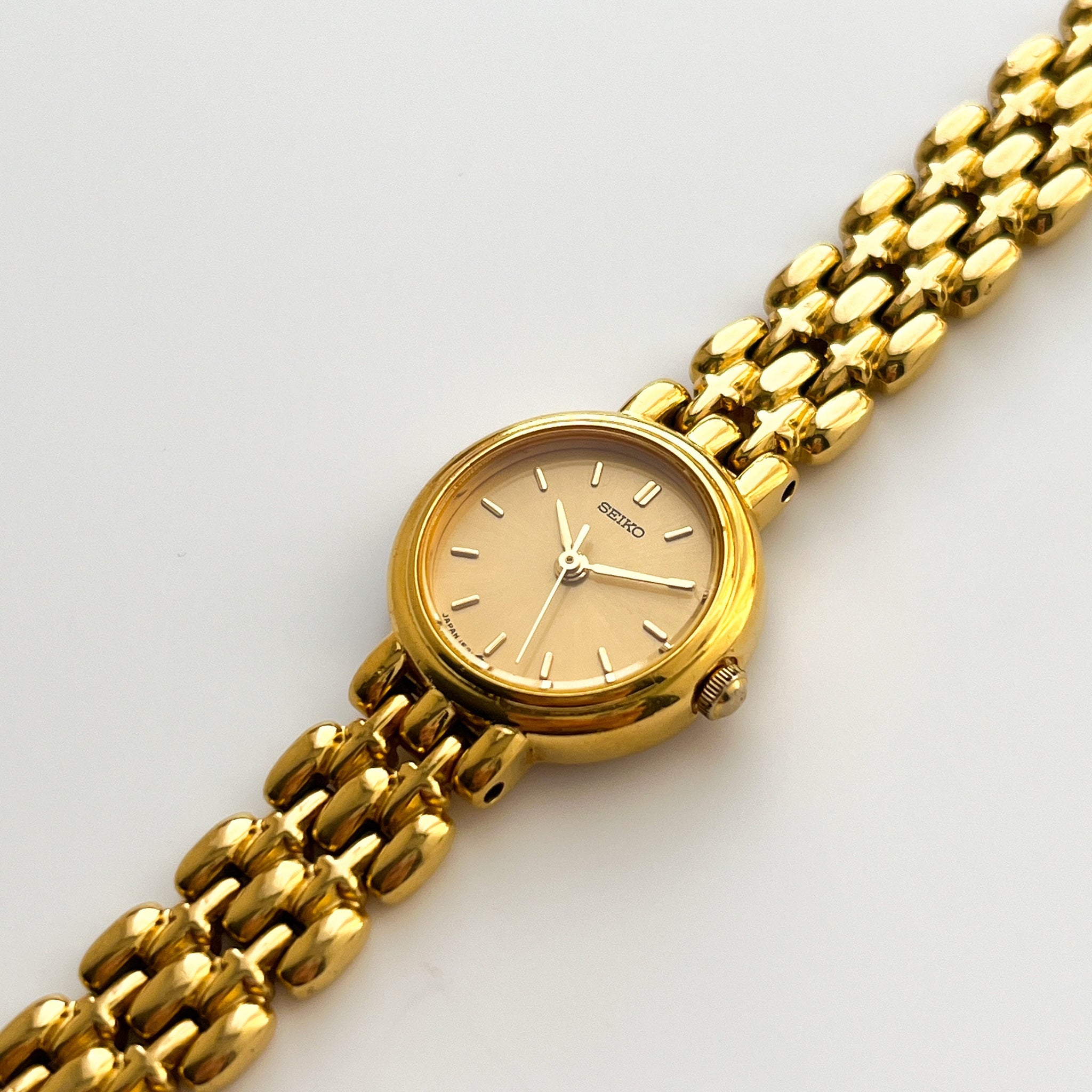 Vintage 1990s Gold-Plated Ladies\' Seiko Quartz Watch #30 Vintage 1990s Seiko Ladies Watch: Gold Tone Case, Roman  main image 3